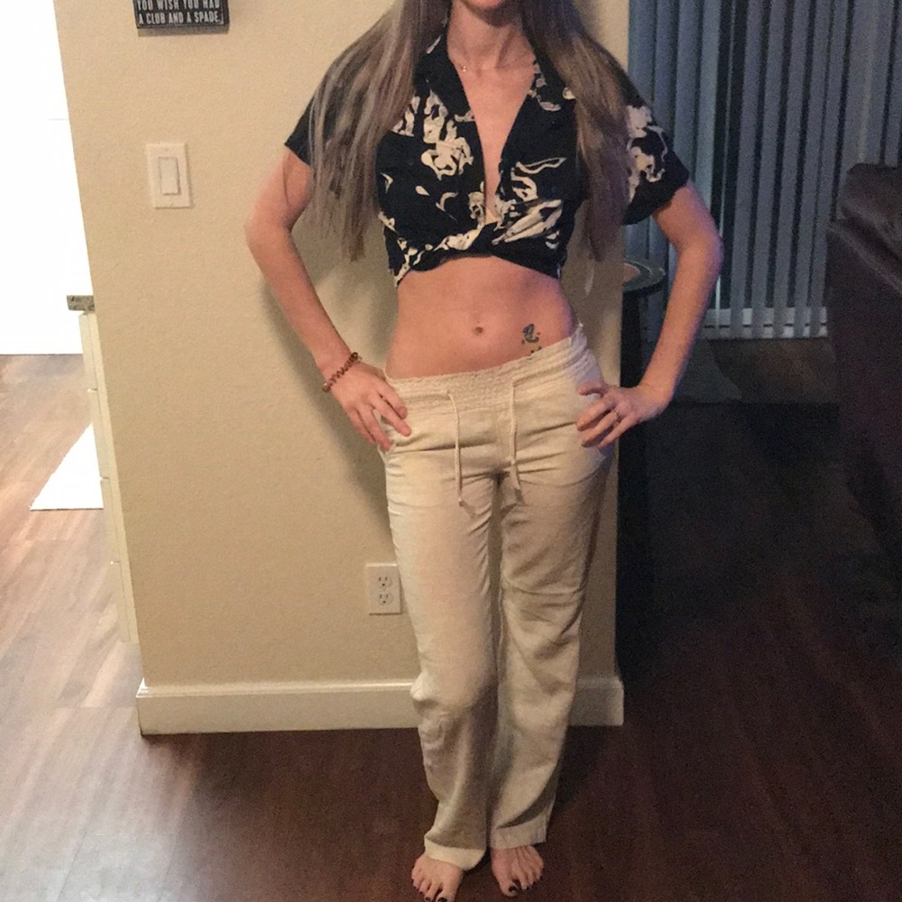 Casual flowing button crop top